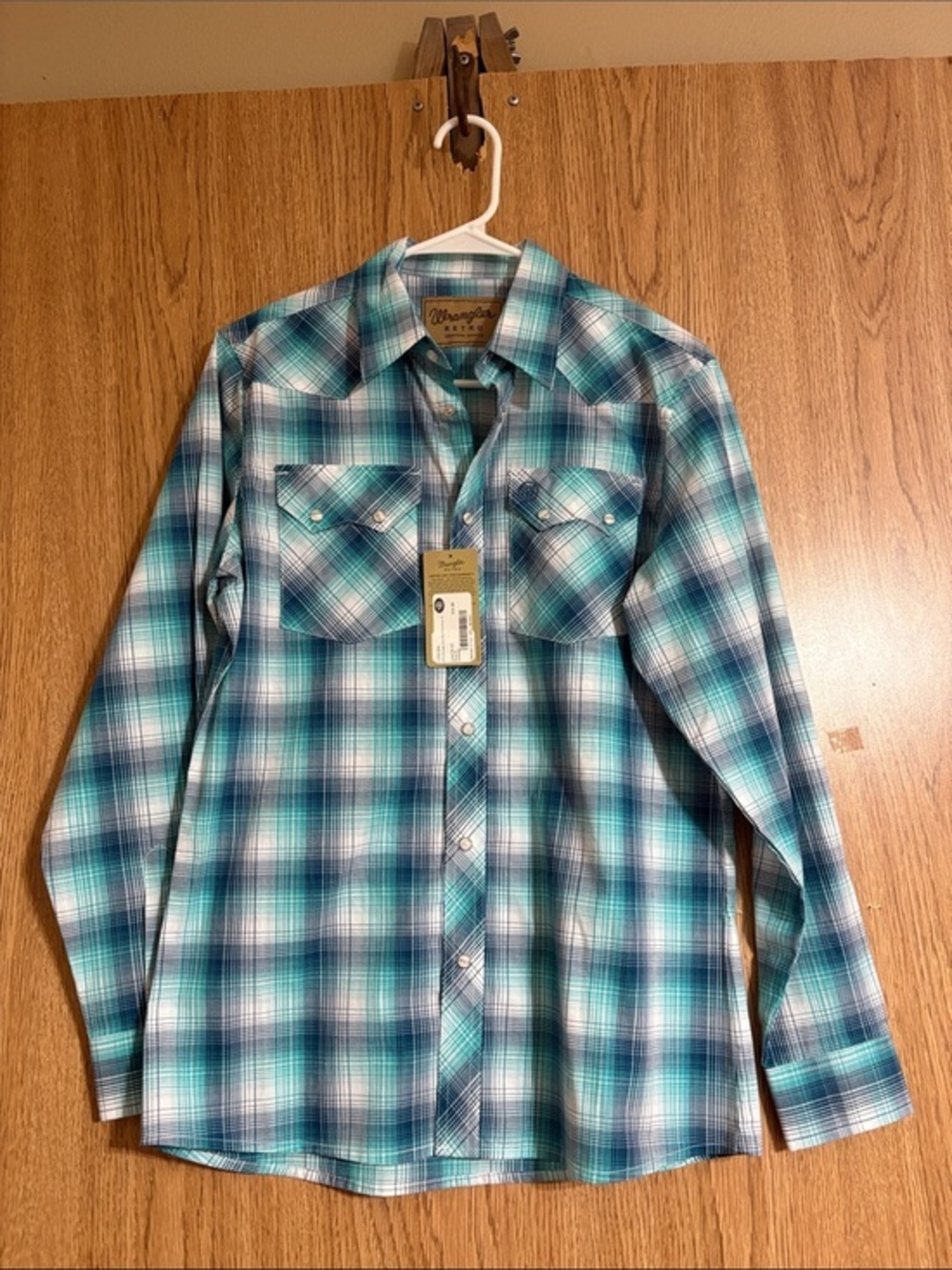 NWT Wrangler big boys Teal and White Plaid Western Button-Down Shirt